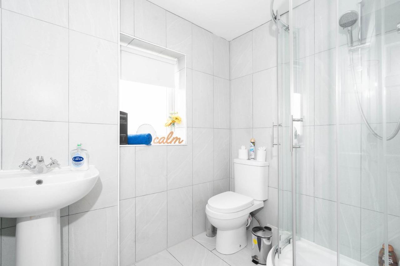 2 Bedroom Loft And Spacious Apt- One Choice Stays- Jq Μπέρμιγχαμ Εξωτερικό φωτογραφία